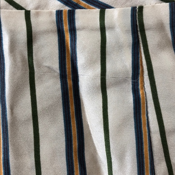 BCBG %100 silk tie back blouse - Picture 8 of 8